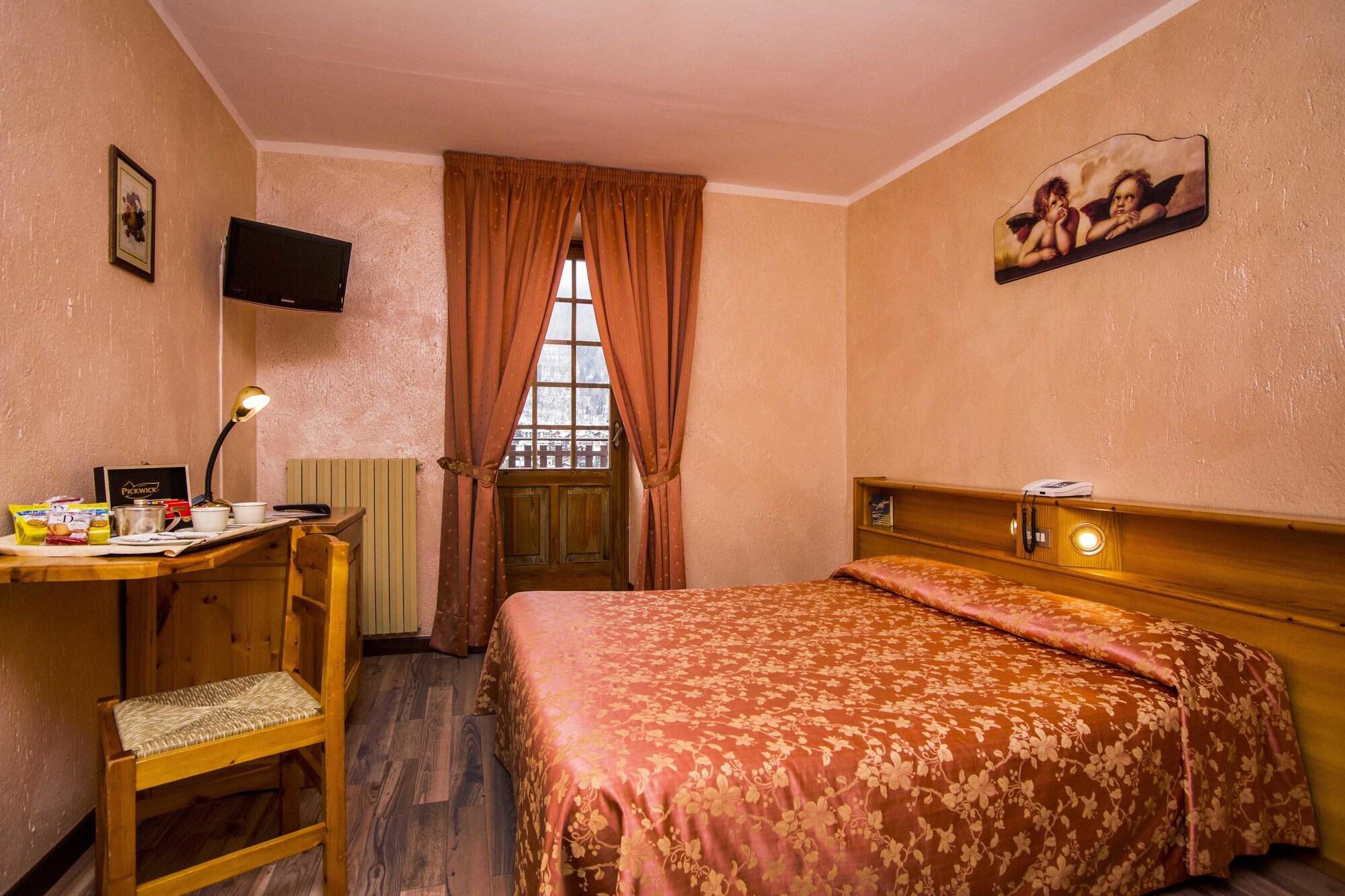 Hotel Des Glaciers Курмайор Екстер'єр фото