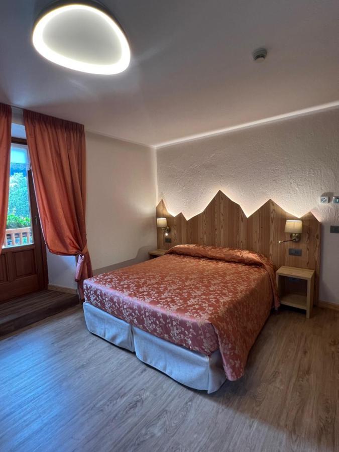 Hotel Des Glaciers Курмайор Екстер'єр фото