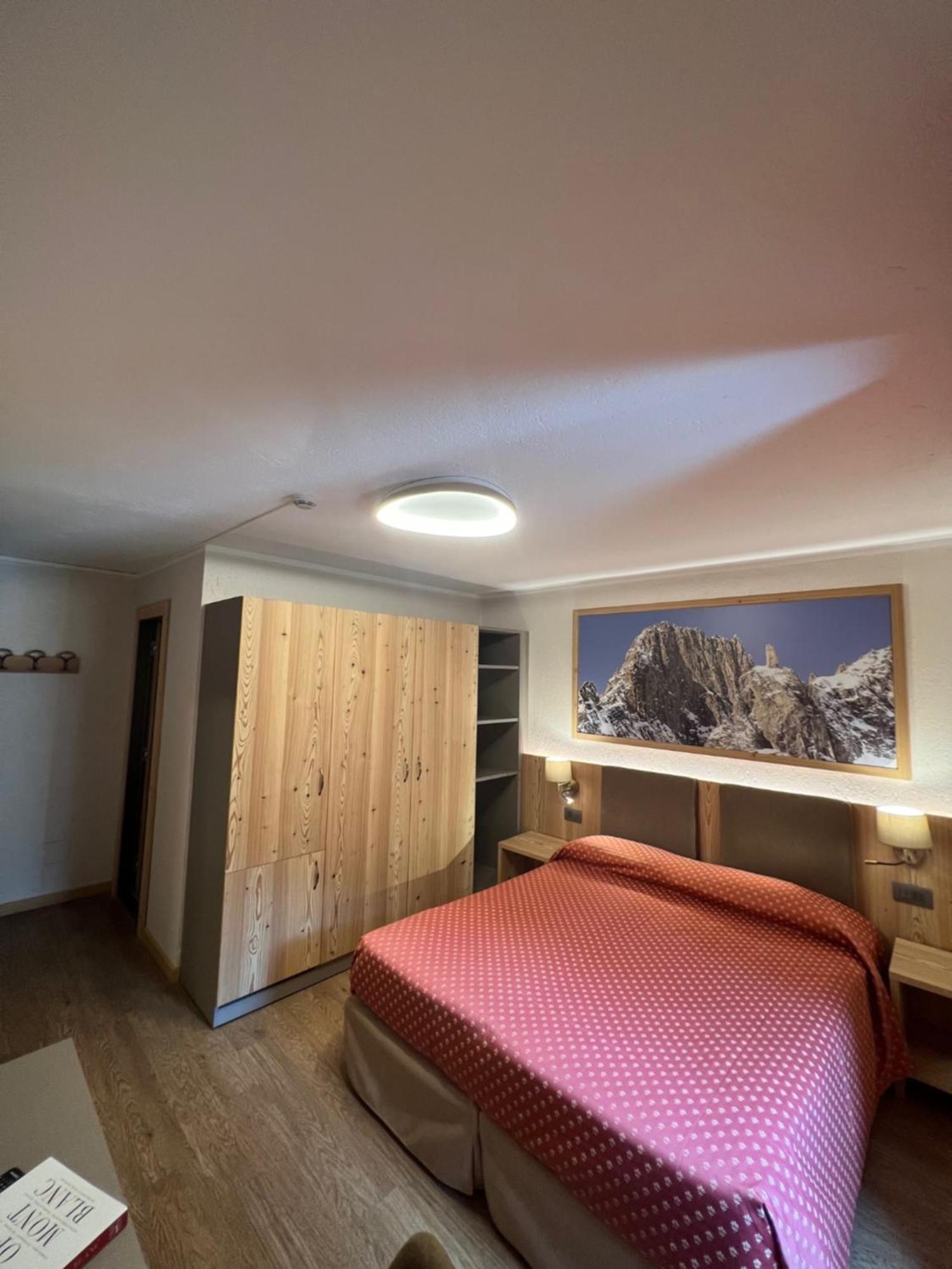 Hotel Des Glaciers Курмайор Екстер'єр фото