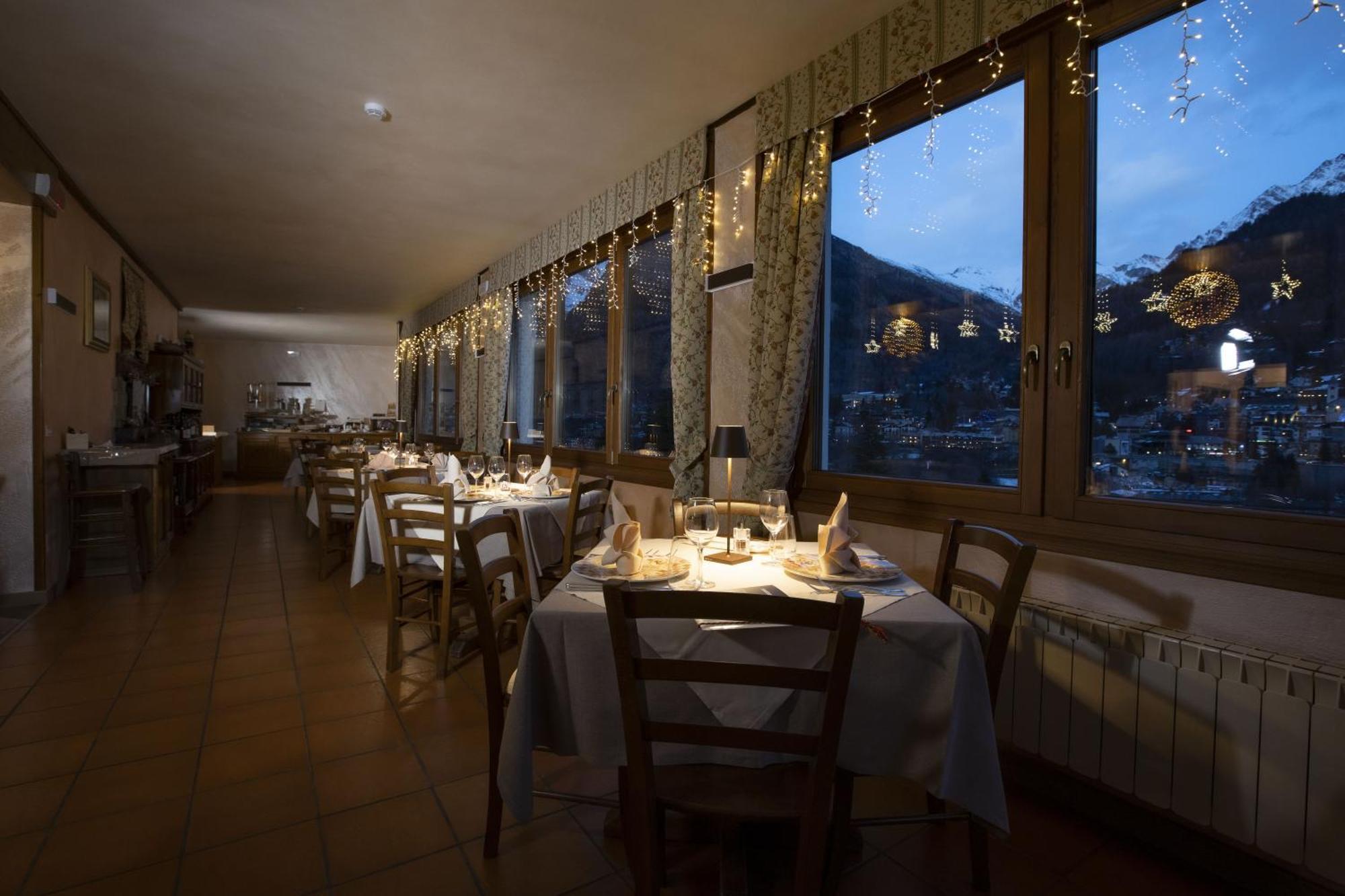 Hotel Des Glaciers Курмайор Екстер'єр фото